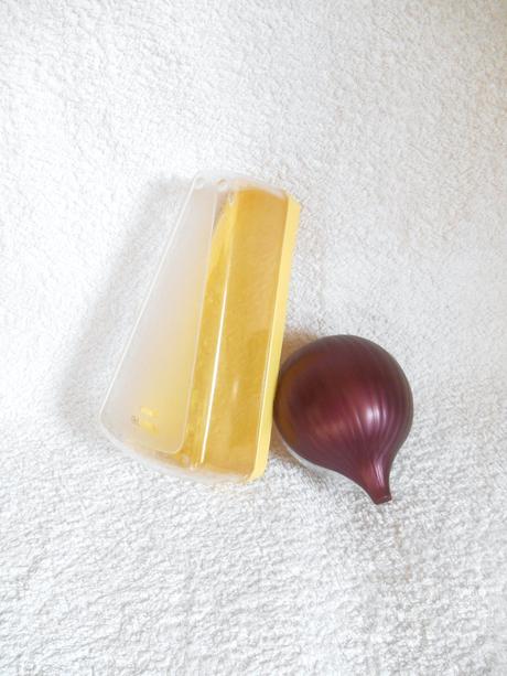 Dóza na parmezán a cibuľu ernesto,