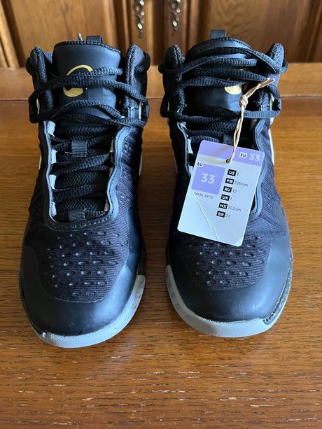 Športová basketbalová obuv tarmak kipsta, 33
