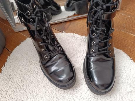 Dámske lesklé čižmy členkové, 40