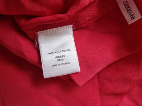 Malinový top s aplikáciou m, m