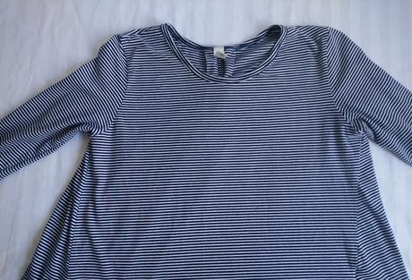 Elastický pásikavý modro biely top, wendy trendy, l