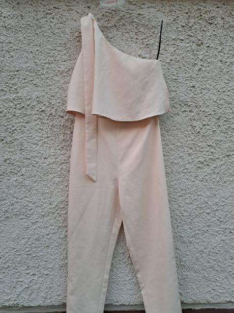 Spoločenský overal, 38