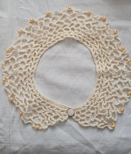 Háčkované goliere,