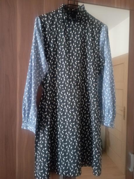 Zaujímavé šaty, s