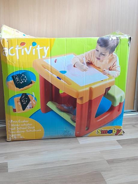 Smoby plastový stolík s lavicou, 