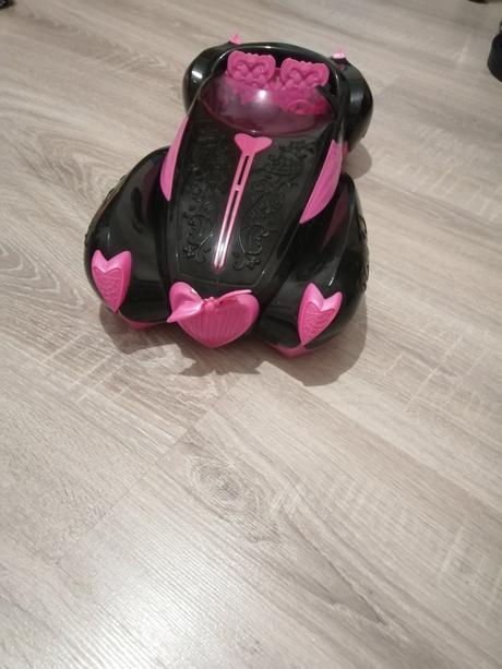 Monster high auto, 
