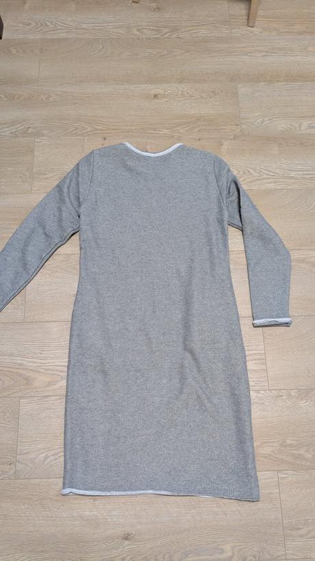 Saty so zlatou niťou, 36