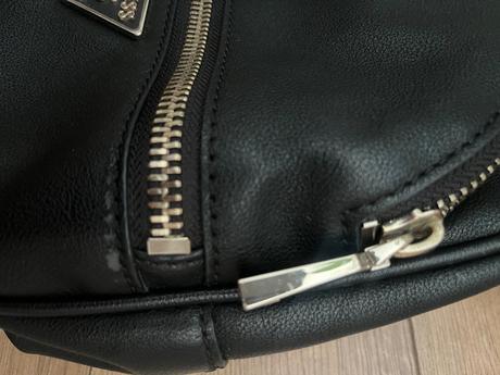 Guess ruksak, guess
