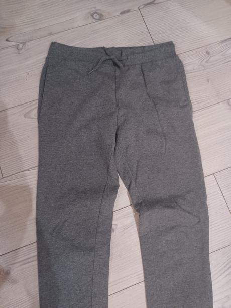 Chlapčenské tepláky, 152