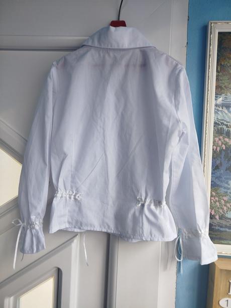 Biela bluzka, 122