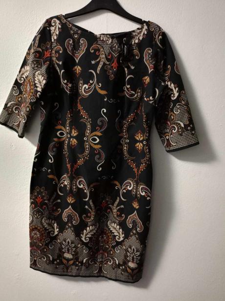 Farebné elegantné šaty, 44