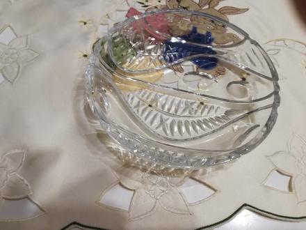 Popolnik z hrubého skla,