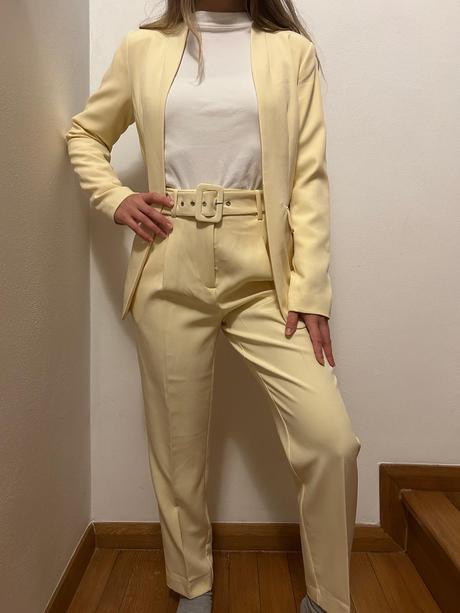 Kostým bledožltý, mohito,32