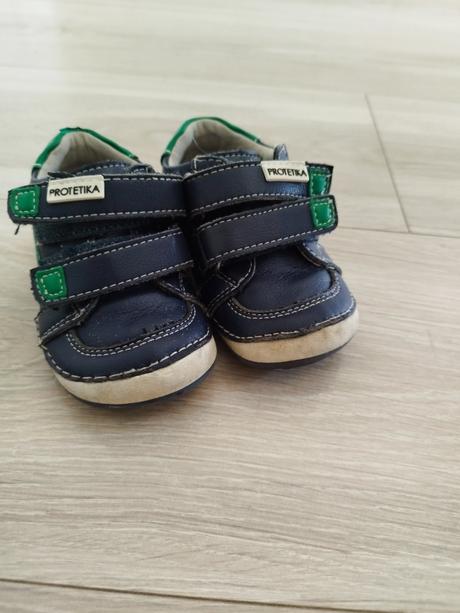 Kožené tenisky, protetika,19