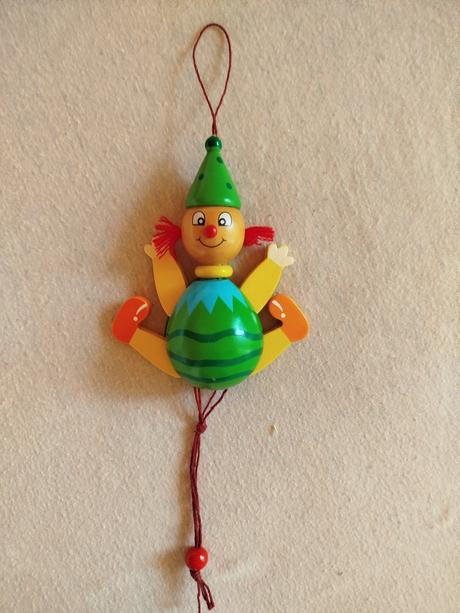 Drevený šašo na zavesie, 