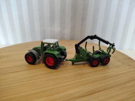 Kovový traktor fendt s vlečkou, siku 1645, 1/87,
