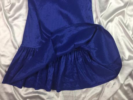 Kvalitné minišaty, 36