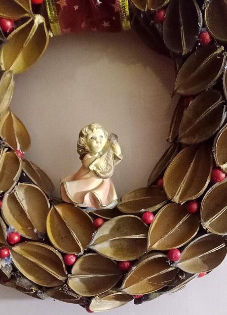 Prírodný venček s anjelíkom - 24x34 cm, 