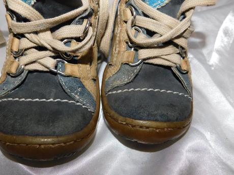 Kvalitne kožene topanky,na boku zips, 22