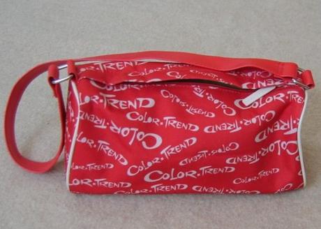 Kabelka pre slečnu, avon