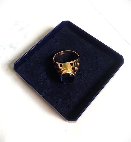 Starožitný prsteň so zafírom, 