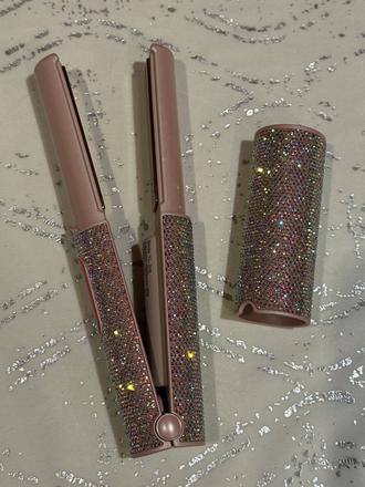 Nabíjatelna žehlička na vlasy,