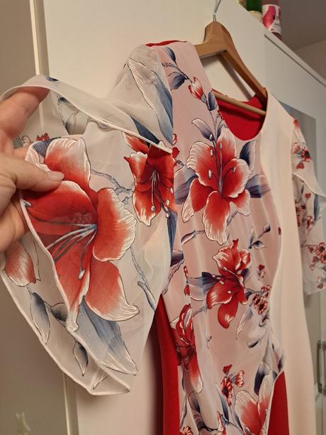 Spoločenské šaty, 48