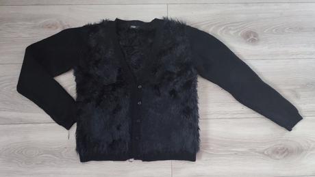 Čierny chlpaty svetrik, guess,152