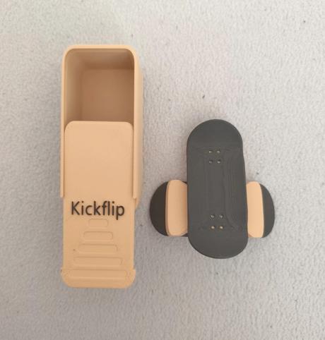 Kickflip magneticka hračka triky, 