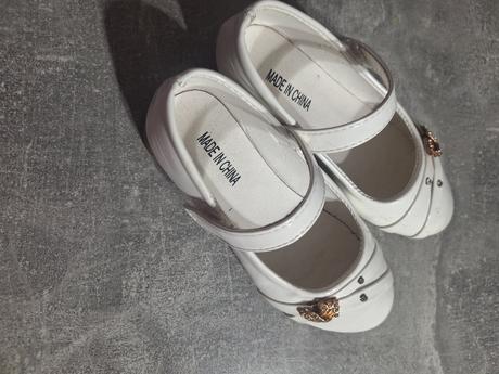 Dievčenské topánky, 32