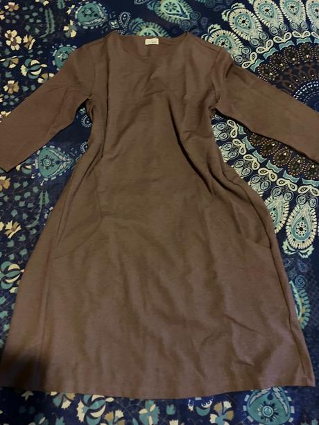 Jednoduché staroružové šaty, m