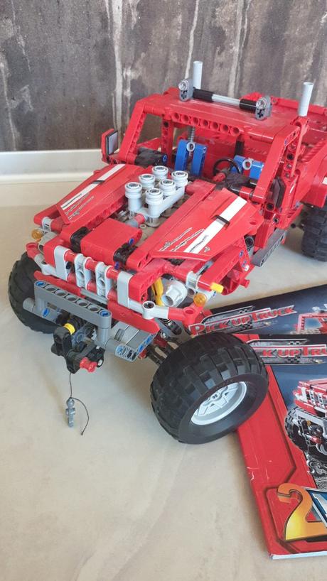 Skladačka - uplná kópia lega technic 42029 pick up, 