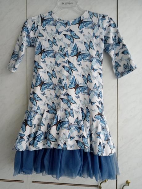 Motylikove šaty zuppa, 146