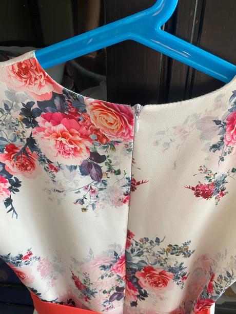 Predám šaty na vek 7-9 rokov, 128