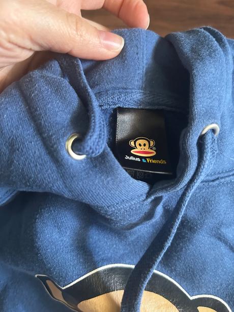 Mikina s opicou, 158