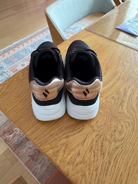 Botasky, skechers,32