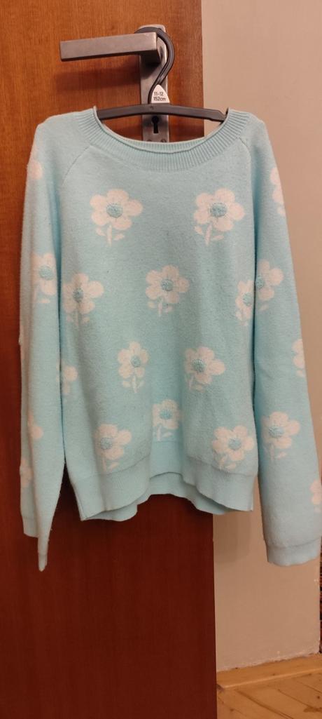 Svetrík s kvetinkami, 152