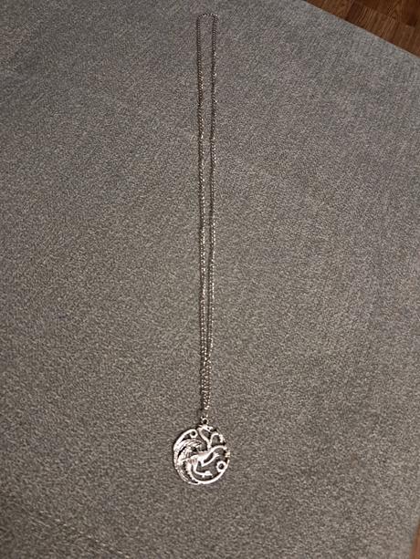 Retiazka a prívesok rod draka,