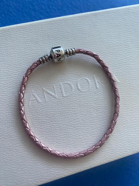 Pandora koženy naramok, pandora