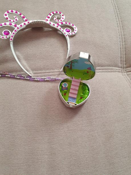 Predám čelenku + otváracie srdiečko na retiazke, 