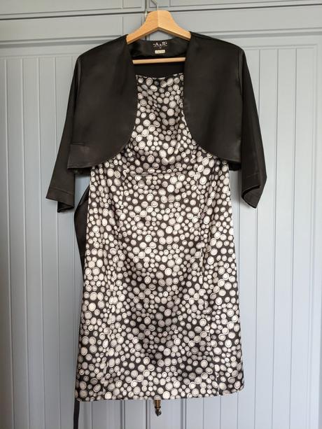 Spoločenské šaty, 38