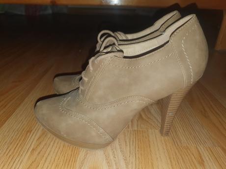 Dámske topánky na podpätku, 39