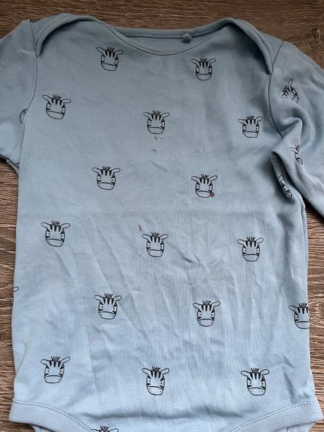 Darujem k nakupu nad 1 eur, vzadu popisane fixkami, next,86