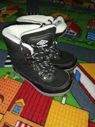 Predám krásne zimné topánočky, umbro,28