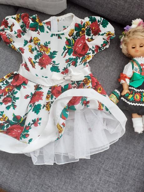 Folklorne saty nove, 98