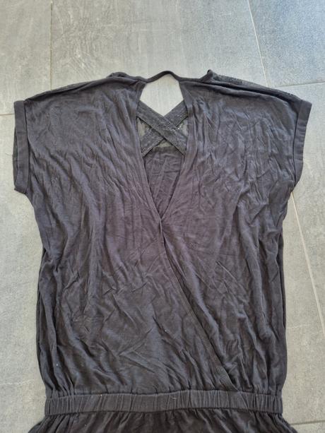 Zaujímavé šaty, s