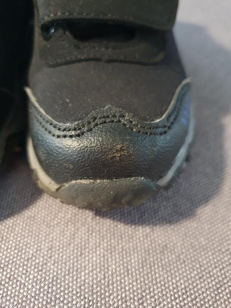 Športové topánky, 25