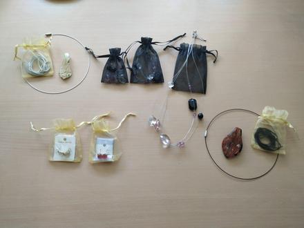 Nenosené šperky - náhrdelníky, náušnice,