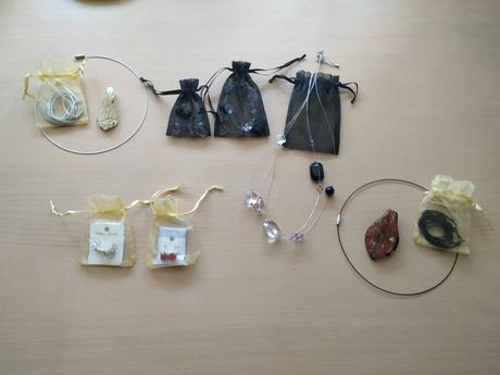 Nenosené šperky - náhrdelníky, náušnice, 