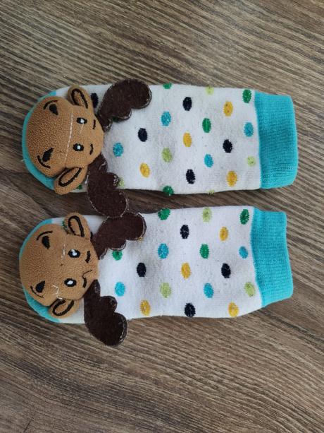 Ponožky so sobom hrkálkou, 23